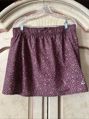 Gerry Burgundy Mini Skirt/Skort with Pink Floral Print size Large